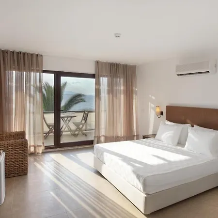 Otel Romeo Ceshme Plus *