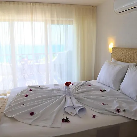 Romeo Ceshme Plus Hotel Izmir
