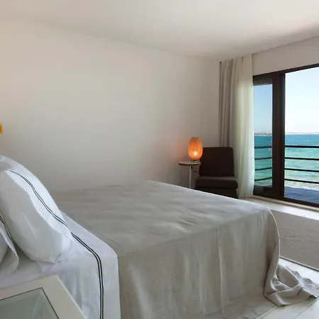 Romeo Ceshme Plus Hotel *
