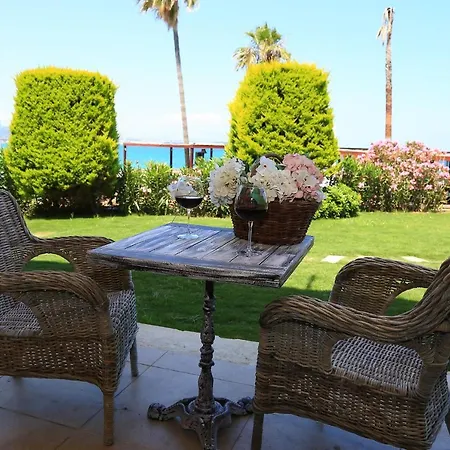 Romeo Ceshme Plus Hotel